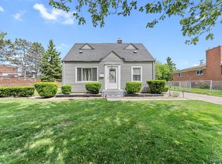 2048 Arcola St, Garden City, MI 48135