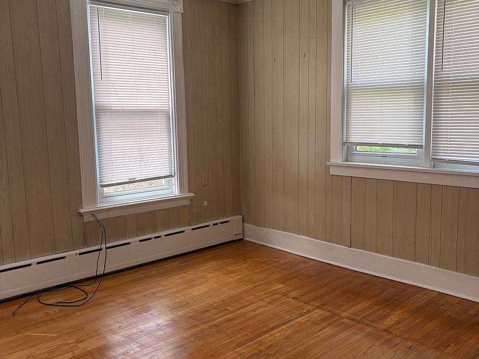 1st image of 1 Maple Ave #2