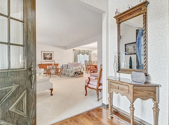 5th image of 15284 Coventry Ct
