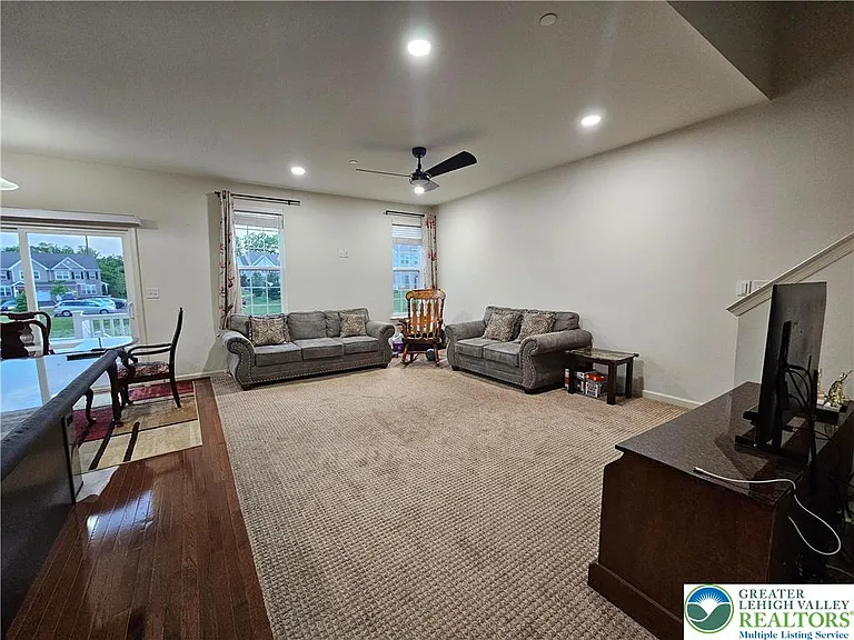 4613 Woodbrush Way — Photo 8