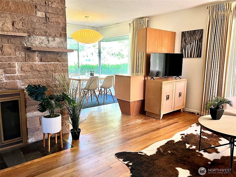 5th image of 7767 Beacon Avenue S