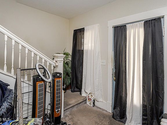 4th image of 815 Dunwood Ct