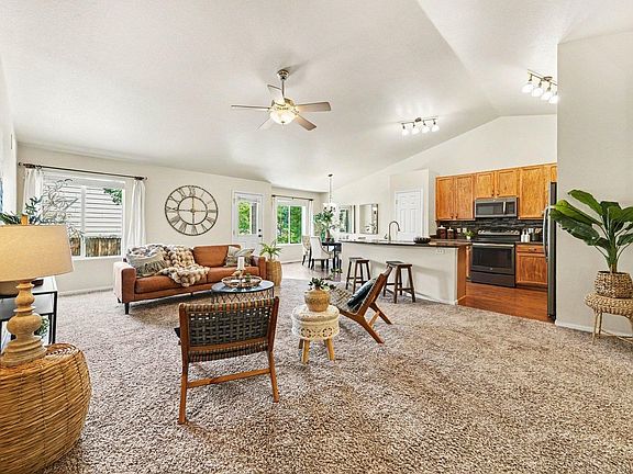 5th image of 2044 Falcon Ridge Dr