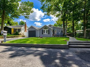 18 Oceanview Avenue, Farmingville, NY 11738