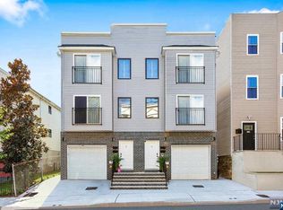 314 W Runyon St, Newark, NJ 07108