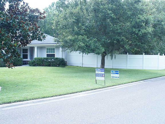 3rd image of 10 Twin Aspen Cir
