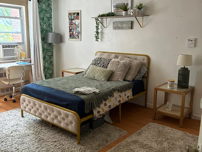 Rear bedroom left