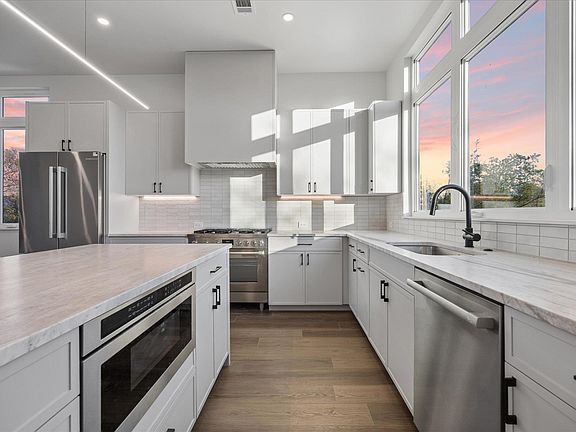 3rd image of 4101 Menchaca Rd #104