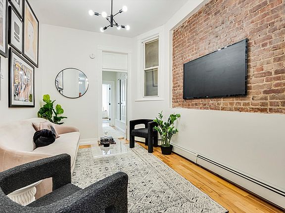 3rd image of 147 New York Ave APT 1L