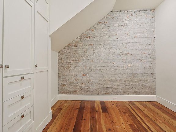 4th image of 513 Conti St #3B