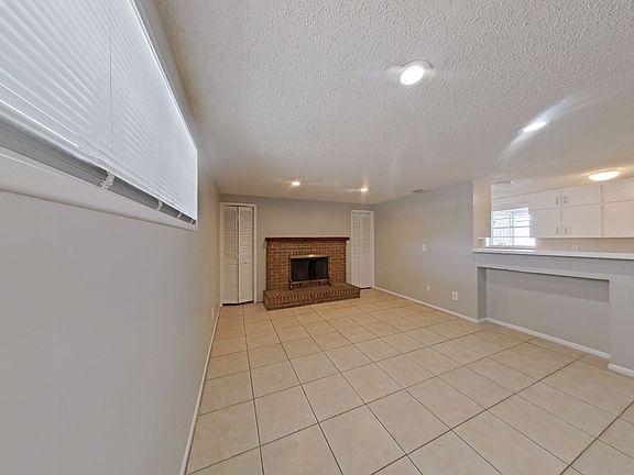 3rd image of 5612 E 29th Ave