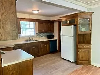3 bed, 2390 sqft, $2,700 — Photo 4