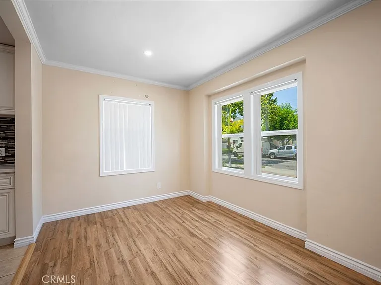 528 Ivy St — Photo 8