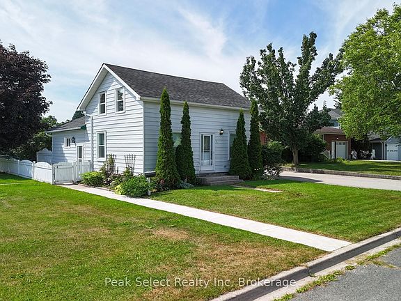 2nd image of 620 Jones St E