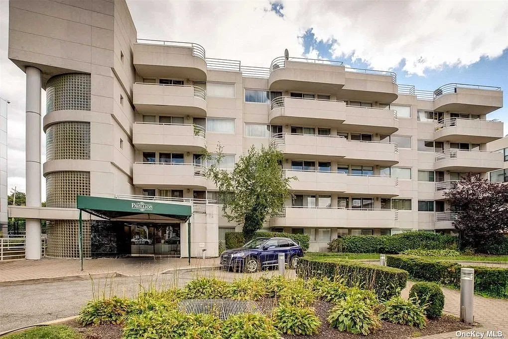 1 bed, 1.5 bath, 900 sqft, $3,750 — Photo 1