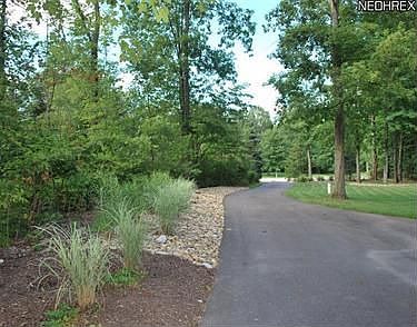 3rd image of 9945 Belleflower Cir