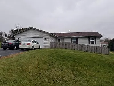 9792 Redfield photo 1