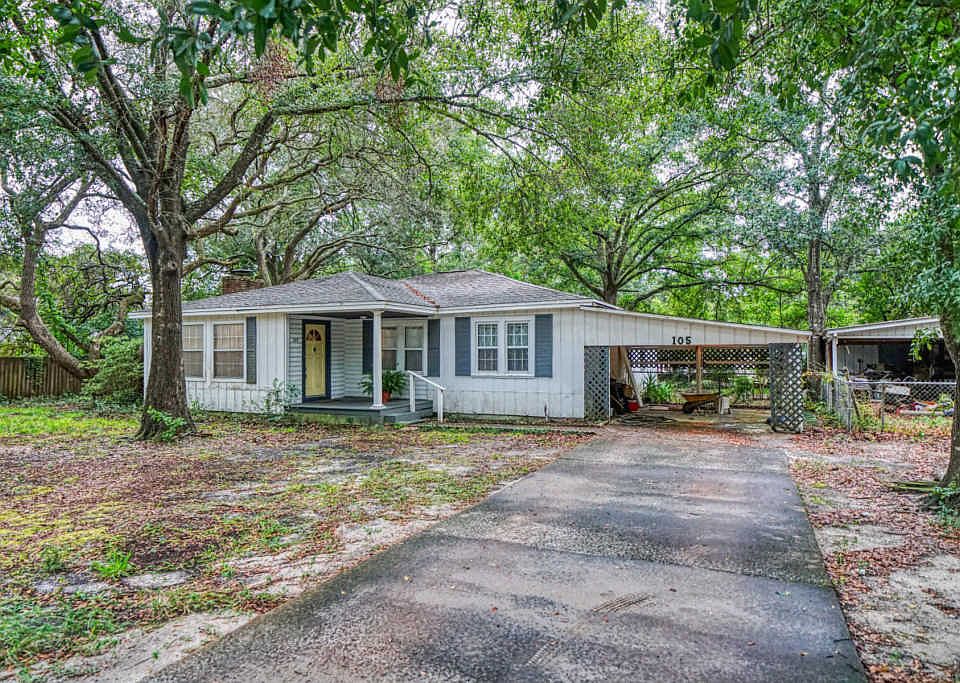 1st image of 105 Lincoln Dr