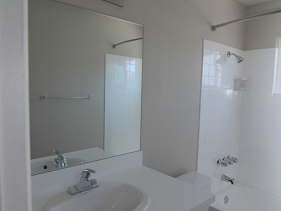 5th image of 4546 Illinois St APT 11