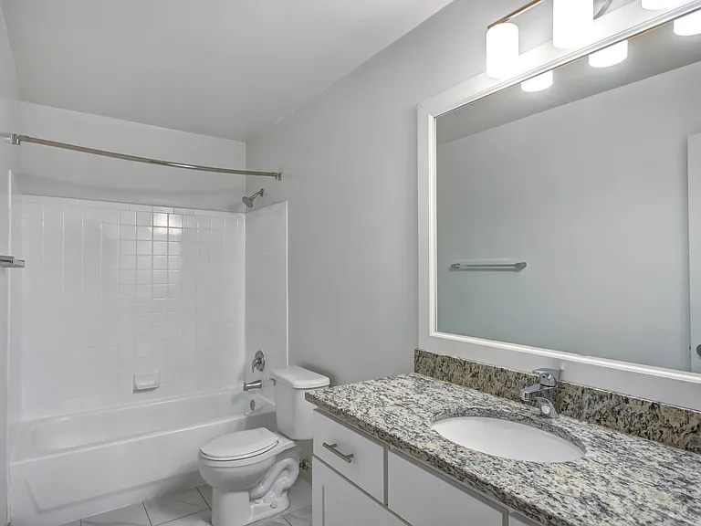 222 Saratoga — Photo 13