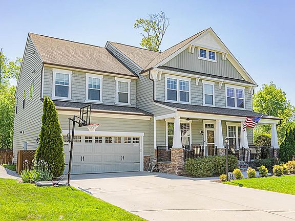 3rd image of 9310 Barncroft Cir