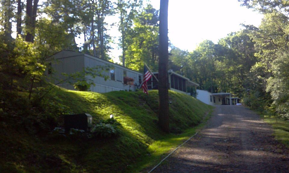 2 Homes / Dead End