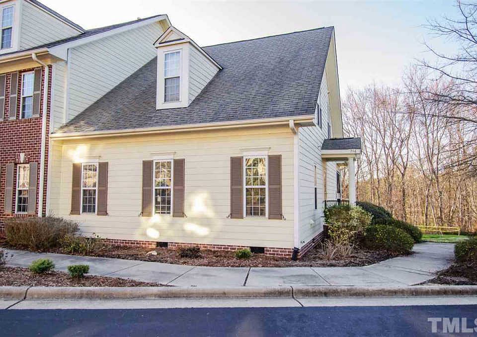 1st image of 746 Parkside Townes Ct