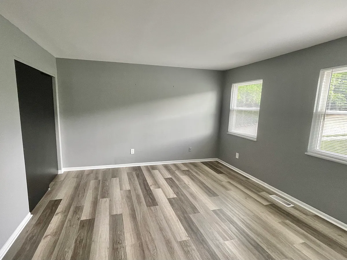Building Photo - 101 Kingsway Ct #101