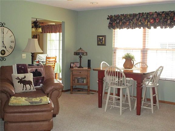 5th image of 424 Deerwood Dr