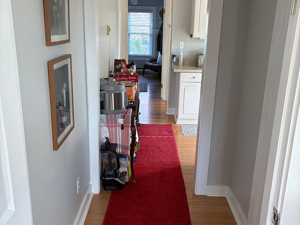 1st image of 11 Allen St APT 2