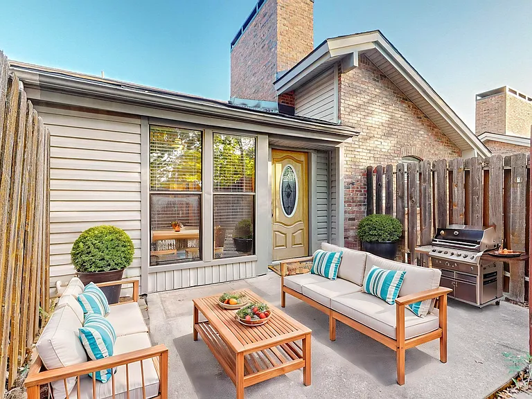 2569 Shady Ridge Dr — Photo 4