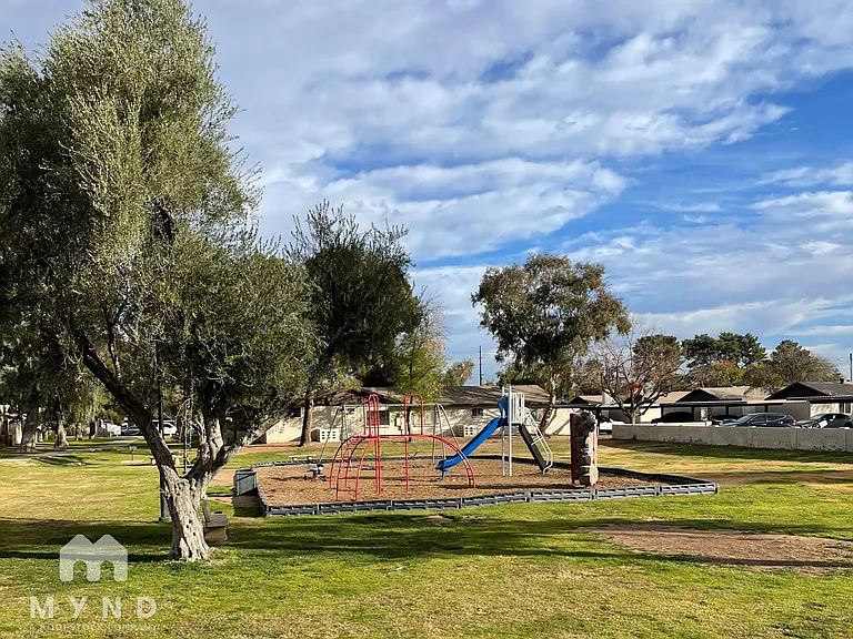 1014 W Malibu Dr — Photo 19