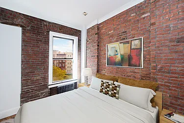 Rented by R New York