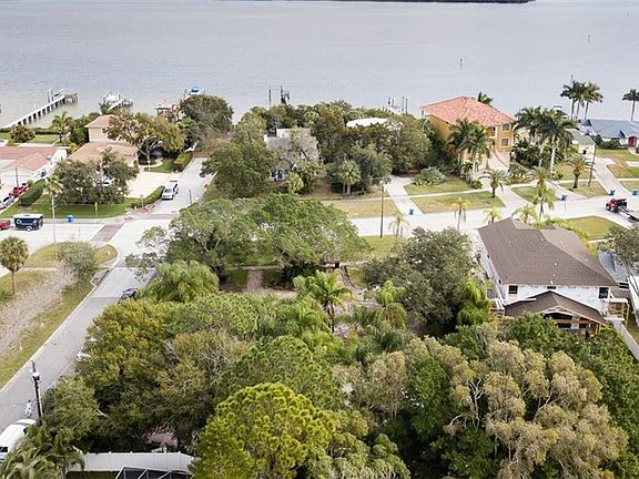 4th image of 5838 Bayou Grande Blvd NE