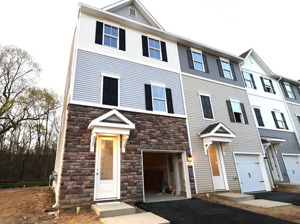 41 Basswood St, Berlin, NJ 08009