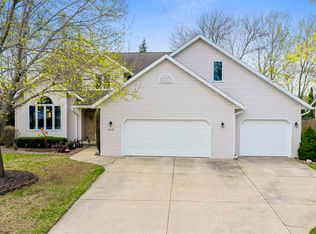 3119 Sunray Ln, Green Bay, WI 54313