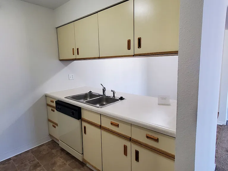Thornridge Apartments — Photo 111