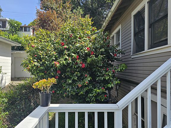 3rd image of 3934 Whittle Ave