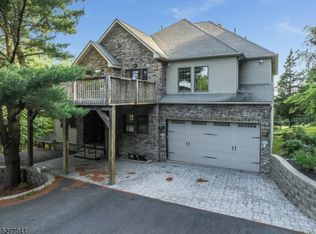 13 Forest Ln, Belvidere, NJ 07823