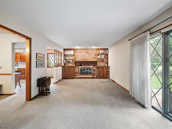 4th image of 9260 Hidden Glen Dr