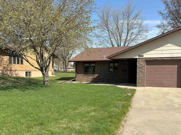 1106 5th St NE, Sioux Center, IA 51250