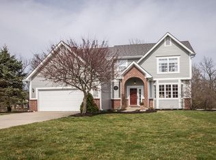 10088 Lakewood Dr, Zionsville, IN 46077