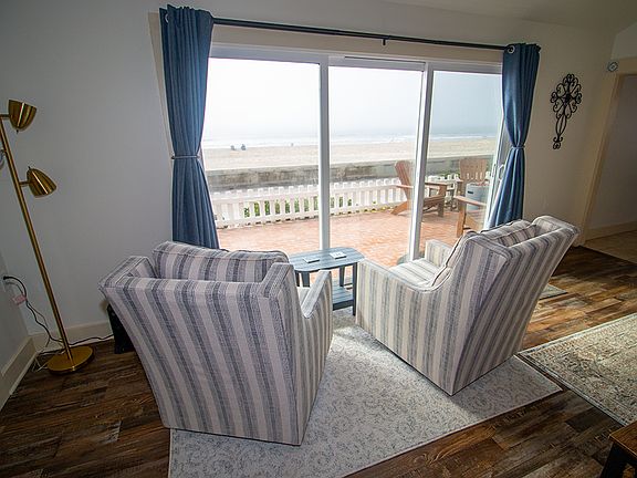 5th image of 3345 Ocean Front Walk #0