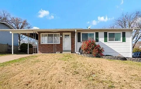 3 bed, 950 sqft, $1,950 — Photo 1