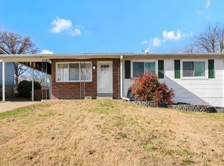 10809 Arnett Dr, Saint Louis, MO 63123