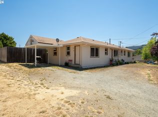 407 NE Waite St, Myrtle Creek, OR 97457