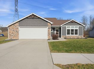 9628 Bluffs Cor, Fort Wayne, IN 46825