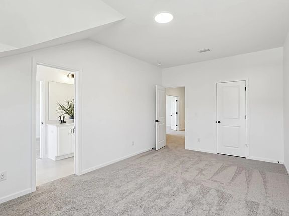 Rowland s Grant - Madison Interior Image 2