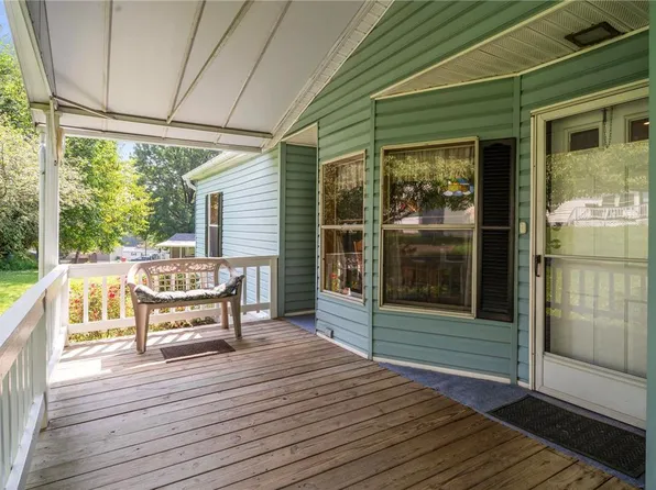 8919 Cedar Rd, Breinigsville, PA 18031