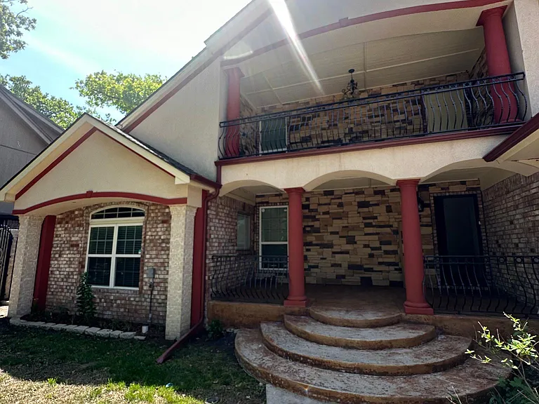8020 NW 20th St — Photo 3